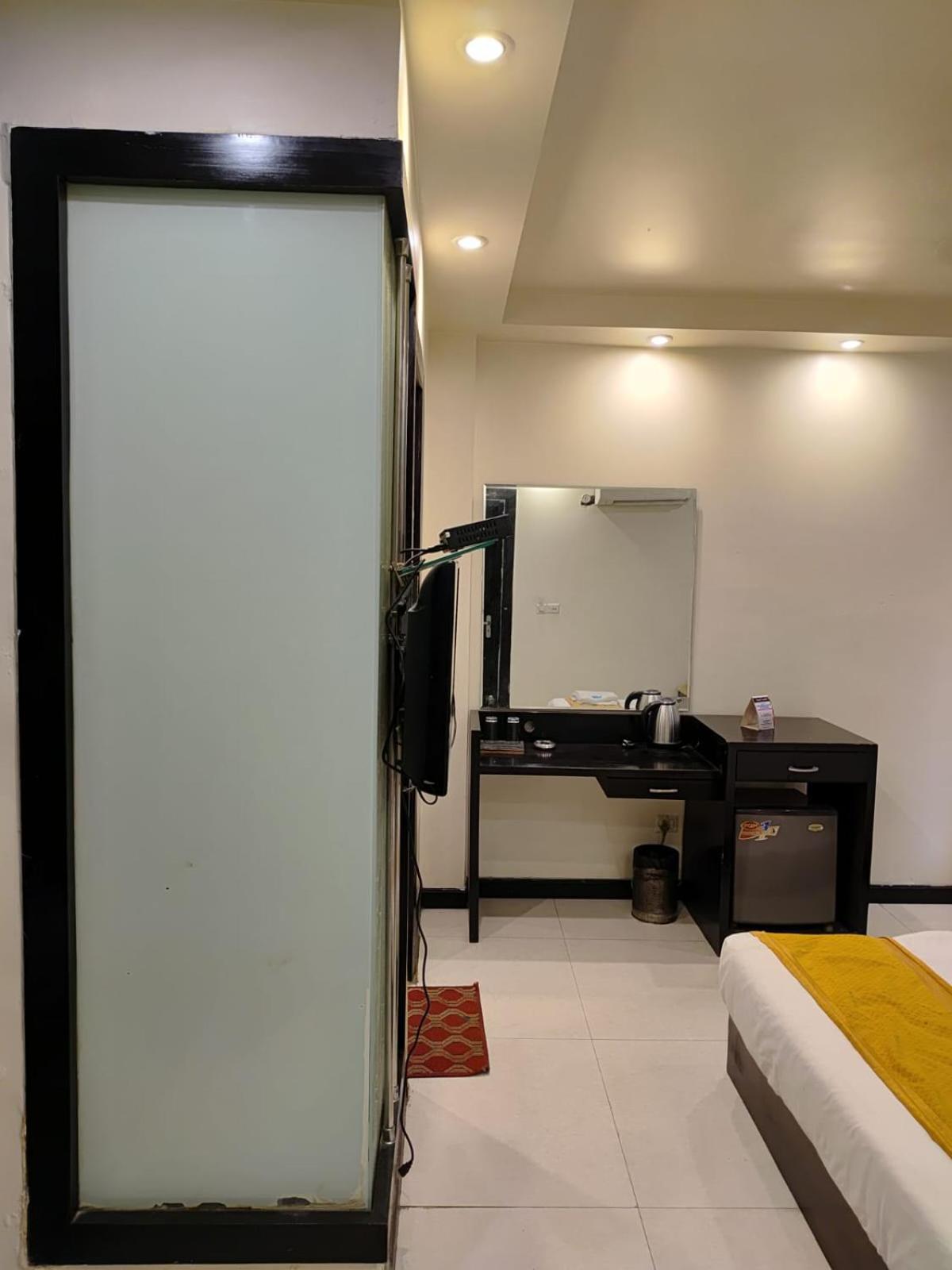 Paschim Vihar Hotel เดลี ภายนอก รูปภาพ