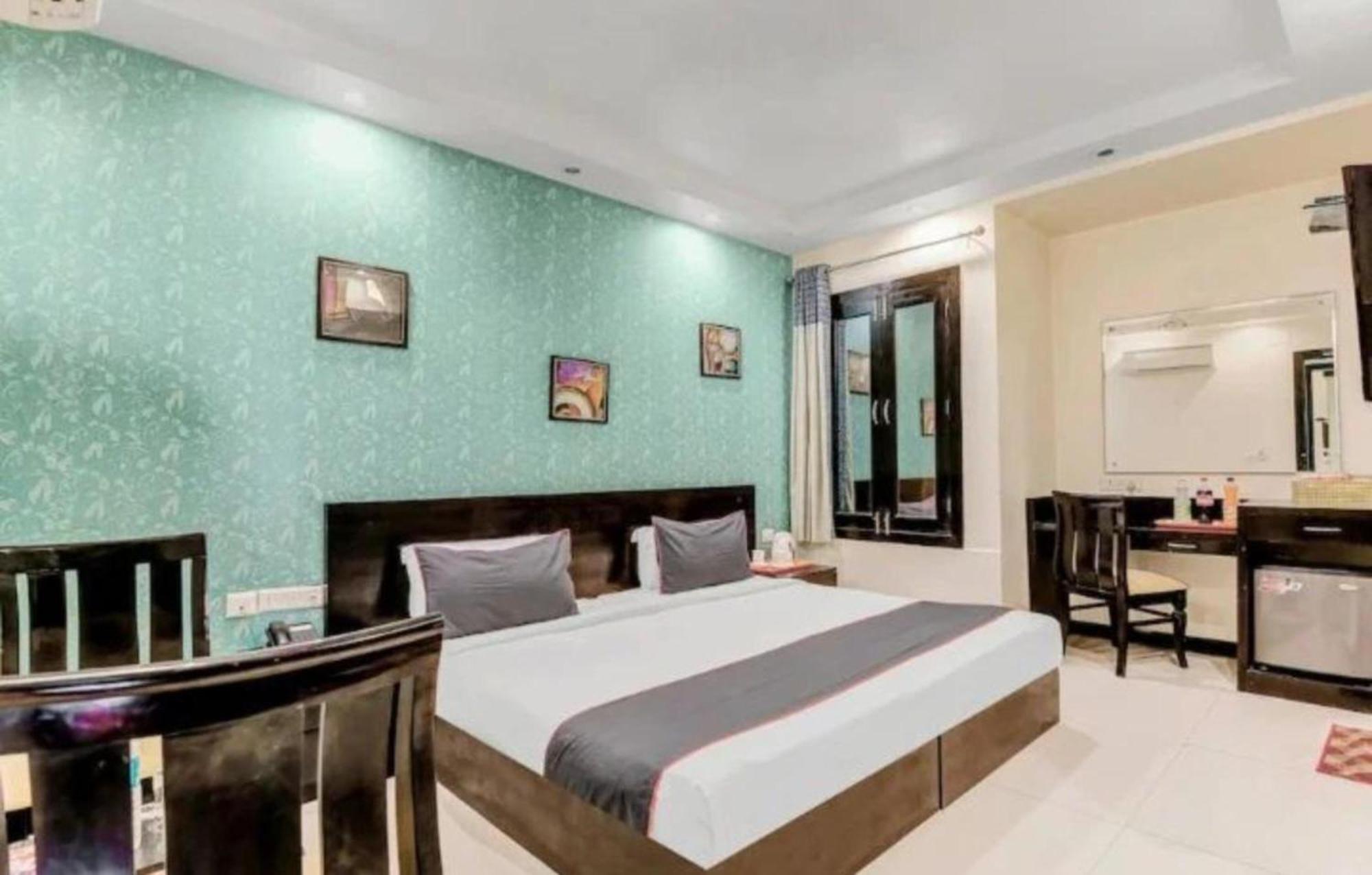 Paschim Vihar Hotel เดลี ภายนอก รูปภาพ