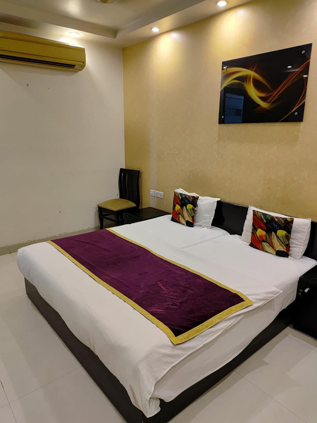 Paschim Vihar Hotel เดลี ภายนอก รูปภาพ